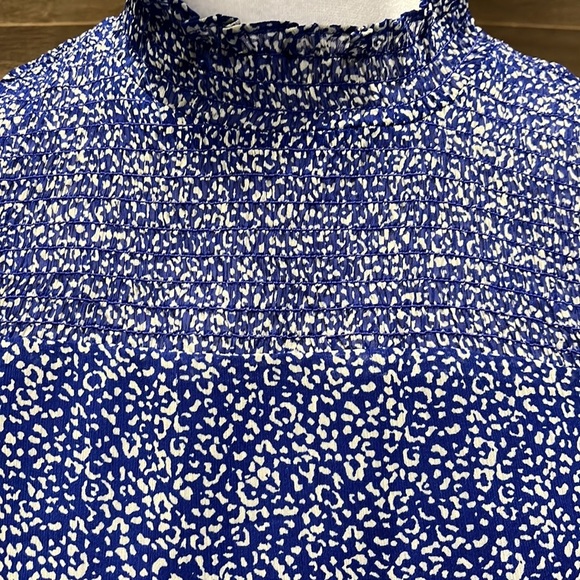 Banana Republic smocked long sleeve blouse size XS - Picture 2 of 13